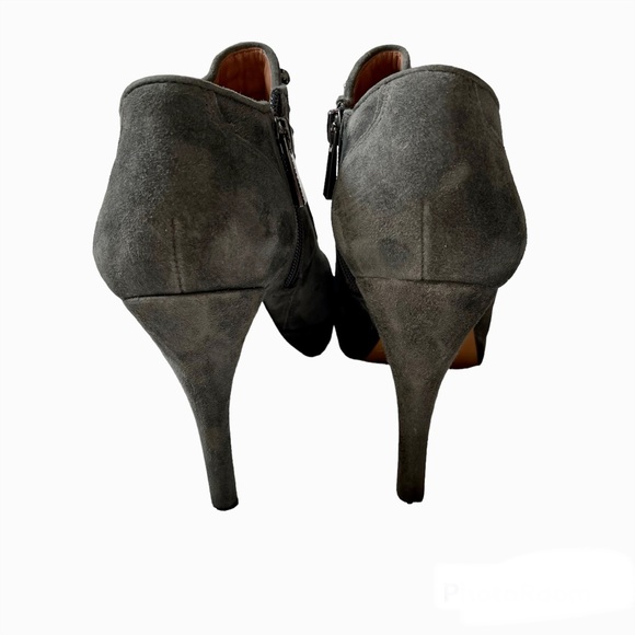 🌸 Vince Camuto suede booties - Picture 8 of 11